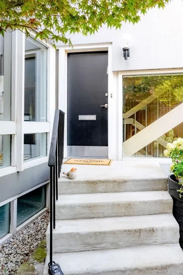 Additional image 6 of 90 Winston Ave