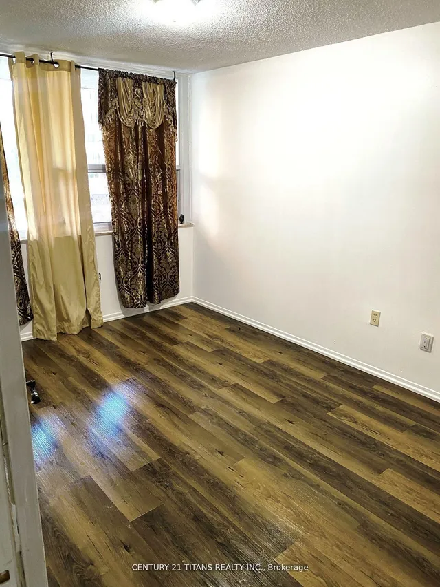 Additional image 13 of 4064 Lawrence Ave Unit 210