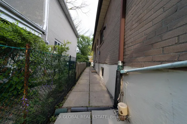 Additional image 38 of 31 REGATTA CRES Cres