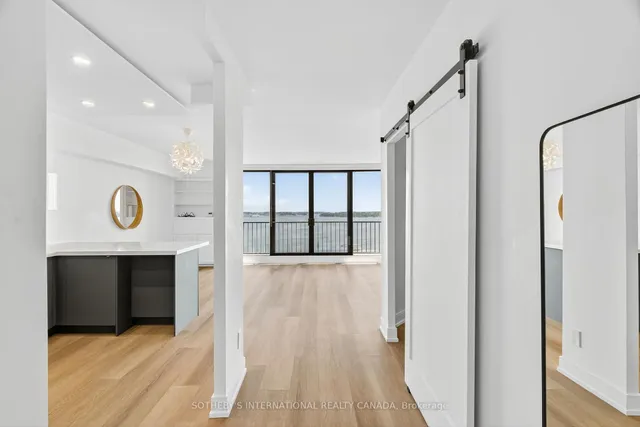 Additional image 8 of 33 Harbour Sq Unit 1423