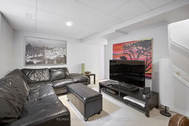 Additional image 32 of 38 Locke St