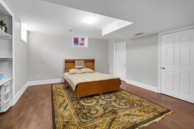 Additional image 43 of 6 Farad Crt