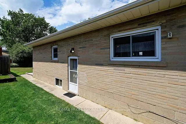 Additional image 25 of 10 Golfwood Hts