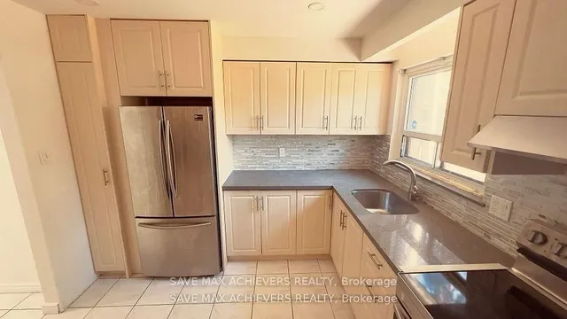 Additional image 7 of 1720 Albion Rd Unit 17