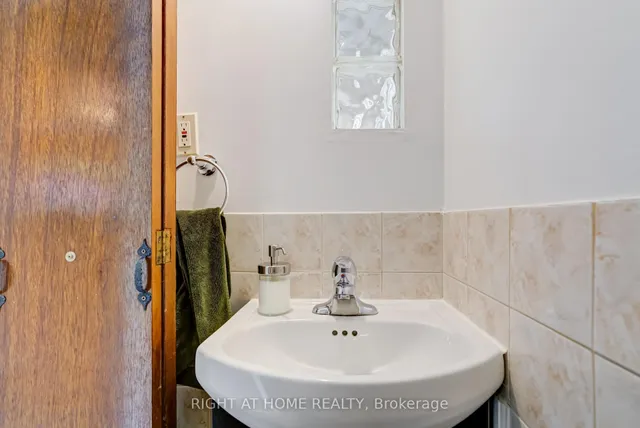 Additional image 11 of 58 Anaconda Ave