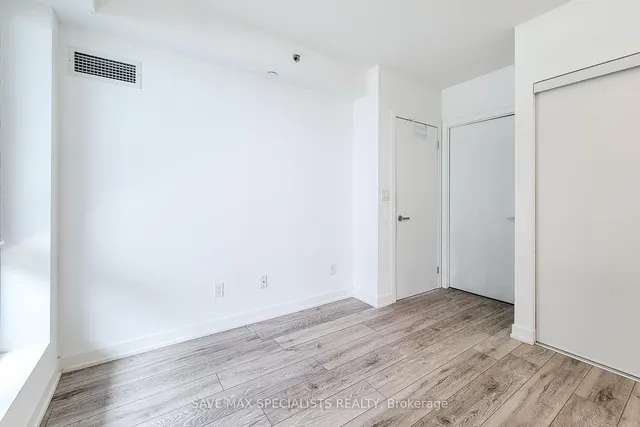 Additional image 24 of 3200 Dakota Common Unit B403