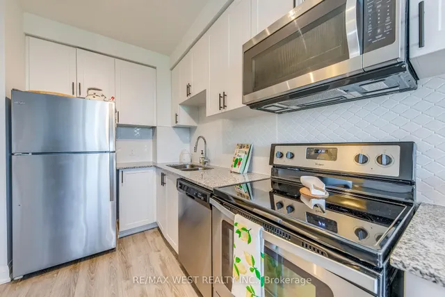 Additional image 5 of 2800 Keele St Unit 623