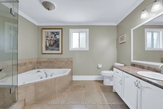 Additional image 33 of 28 DOLMAN St