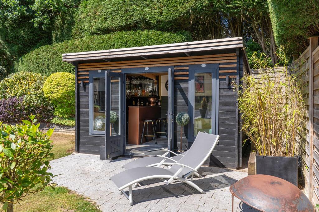 Additional image 32 of Plymouth Road, Barnt Green, B45