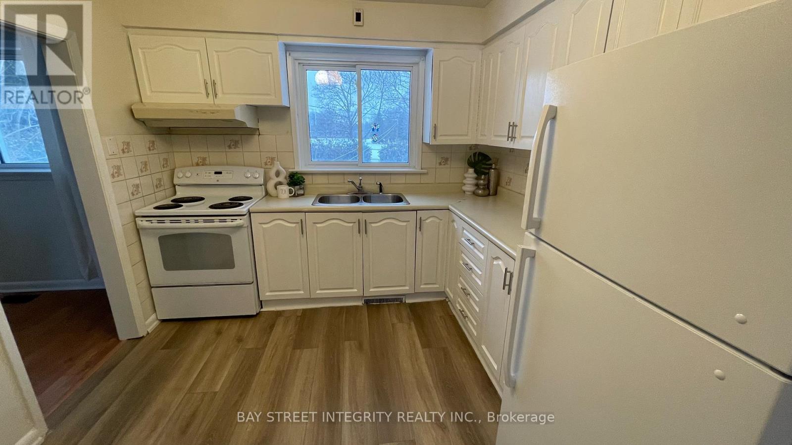 44 BOWERBANK DRIVE|Toronto (Newtonbrook East), Ontario M2M1Z8