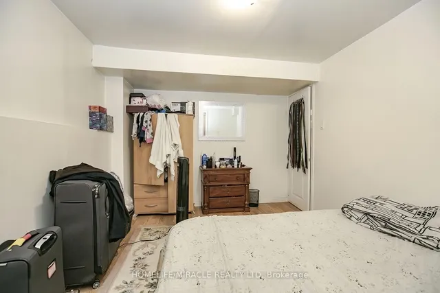 Additional image 40 of 20 Oblate Cres