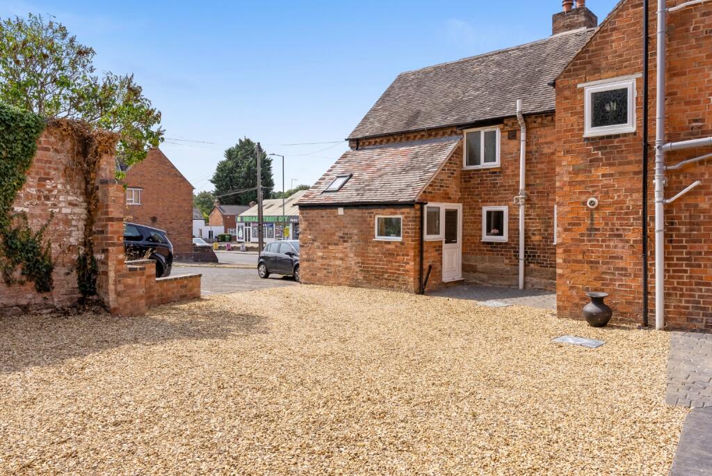 Additional image 14 of Worcester Road, Bromsgrove, Worcestershire, B61 7HN