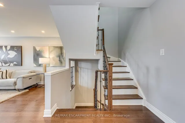 Additional image 34 of 249 Roxton Rd