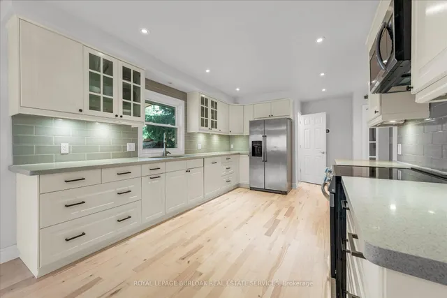 Additional image 11 of 2189 Deyncourt Dr