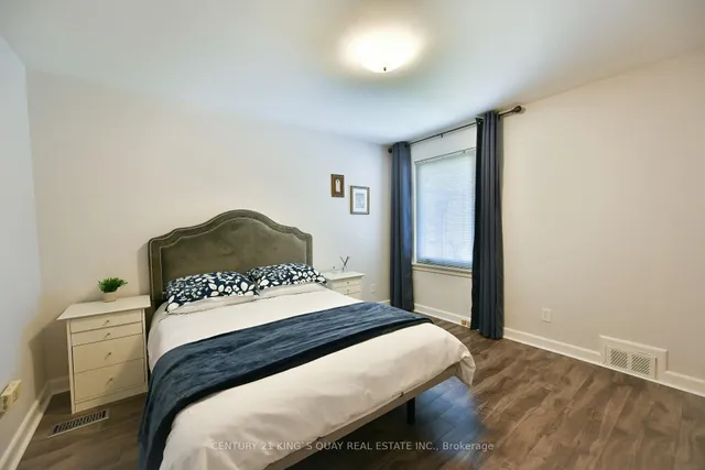 Additional image 19 of 1027 Willowdale Ave