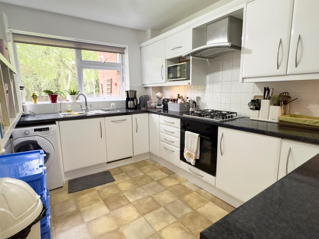 Additional image 3 of Aysgarth Close, Harpenden