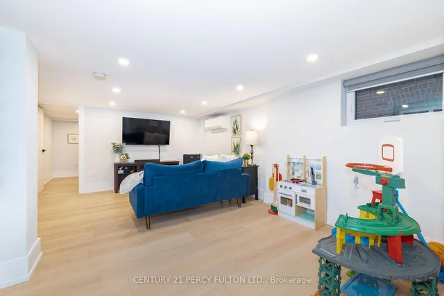 Additional image 23 of 36 Marlow Ave