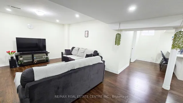 Additional image 38 of 2 Buchanan Cres