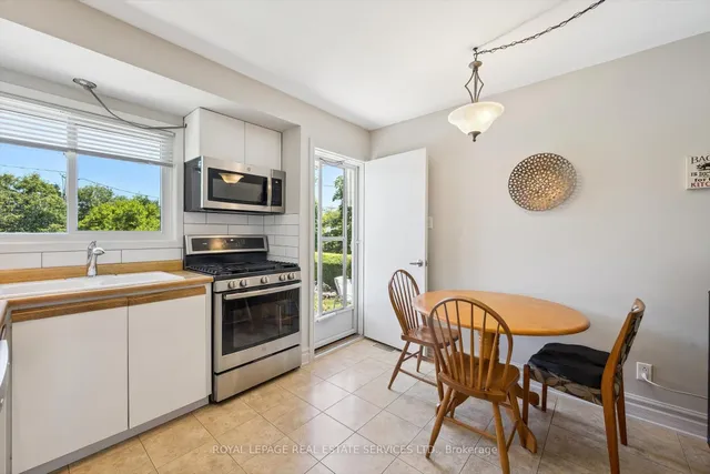 Additional image 12 of 1324 Elgin Cres