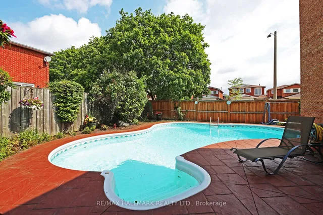 Additional image 6 of 523 Petawawa Cres