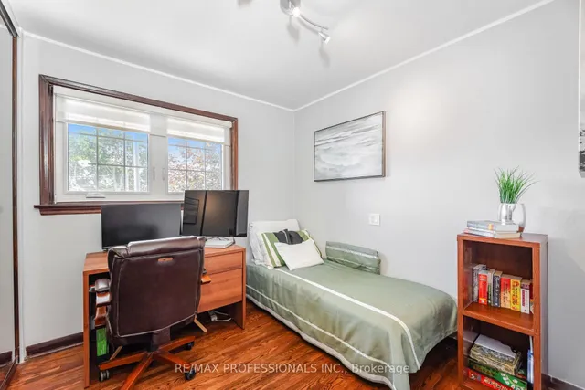 Additional image 24 of 1549 Royal York Rd