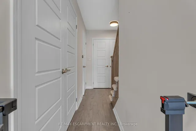 Additional image 13 of 191 Lemieux Crt