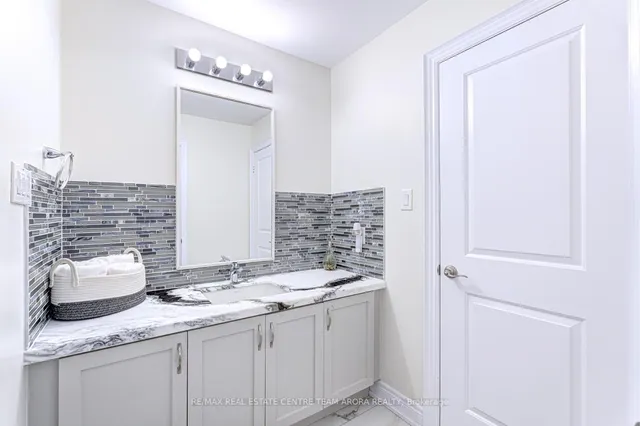 Additional image 38 of 17 Frost St