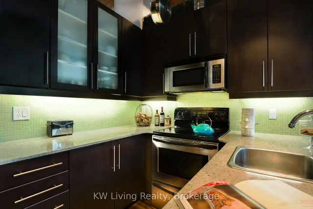 Additional image 11 of 736 Dundas St Unit 402