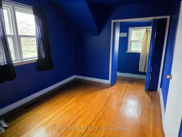 Additional image 7 of 215 Elmwood Cres