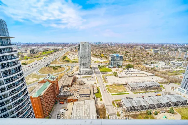 Additional image 5 of 135 Village Green Sq Unit PH21