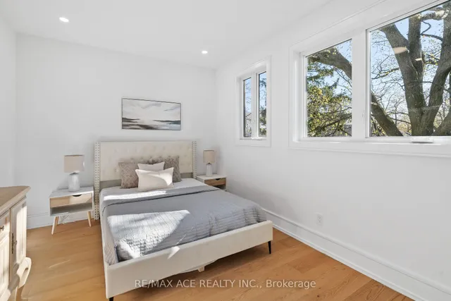 Additional image 24 of 122 Warden Ave