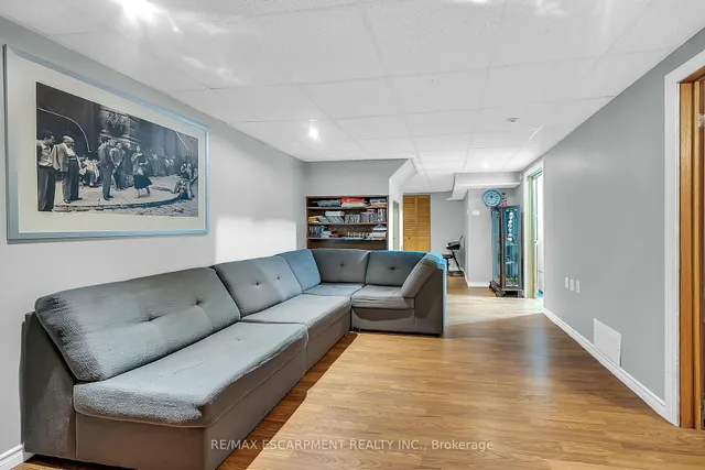 Additional image 32 of 1460 Garth St Unit 18