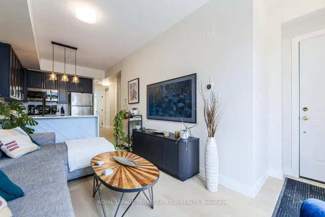 Additional image 9 of 80 Carr St Unit TH15