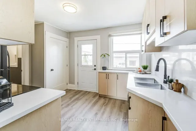 Additional image 16 of 1039.5 Cannon St