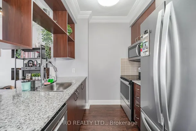 Additional image 29 of 135 Village Green Sq Unit PH21