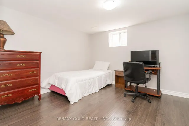 Additional image 32 of 10 Brookdale Cres