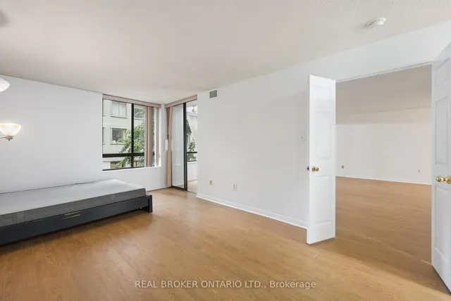 Additional image 14 of 280 Simcoe St Unit 206A