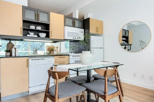 Additional image 19 of 350 Wellington St Unit 219