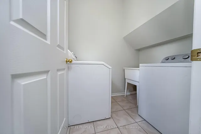 Additional image 10 of 26 Chestermere Cres