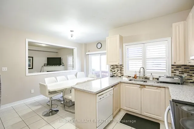 Additional image 16 of 20 Oblate Cres