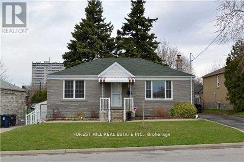 272 RICHARD CLARK DRIVE|Toronto (Downsview-Roding-CFB), Ontario M3M1W4