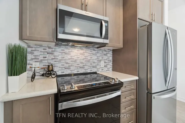 Additional image 15 of 460 Dundas St Unit 121