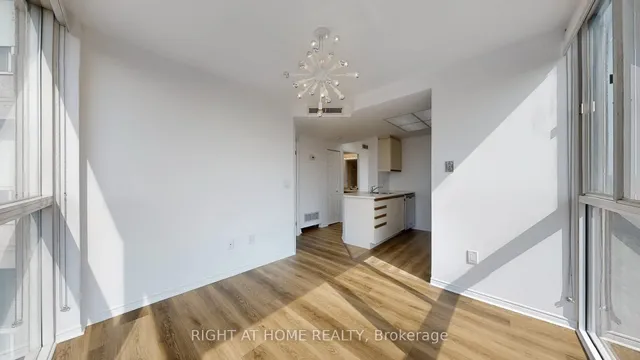 Additional image 9 of 7 Concorde Pl Unit 904