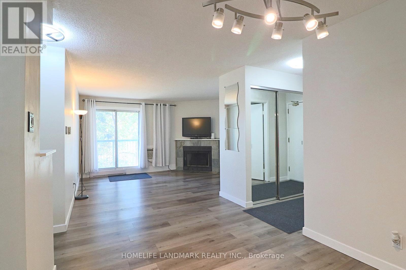 821 - 95 TRAILWOOD DRIVE|Mississauga (Hurontario), Ontario L4Z3L2