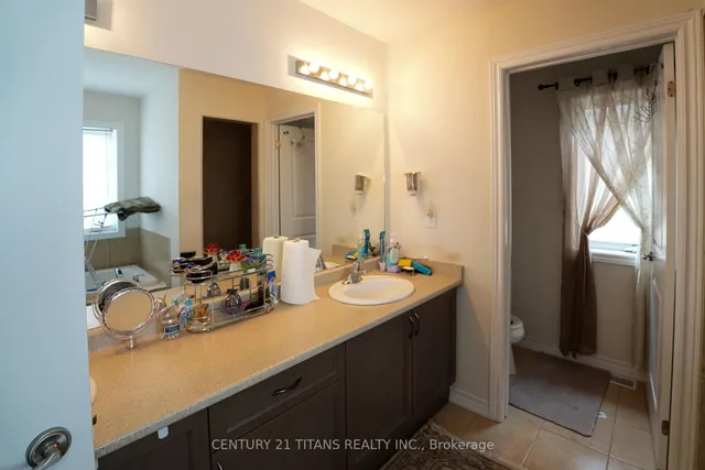 Additional image 29 of 42 Lola Cres