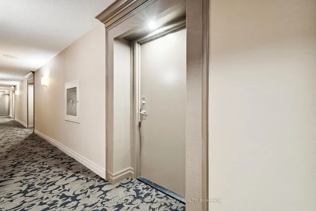 Additional image 3 of 942 Yonge St Unit 418