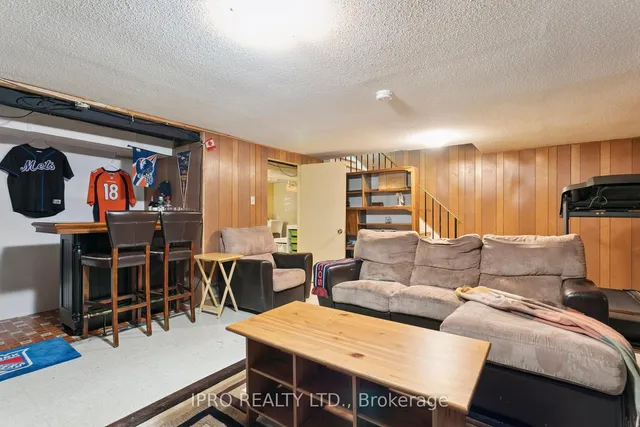 Additional image 41 of 47 Golf View Dr