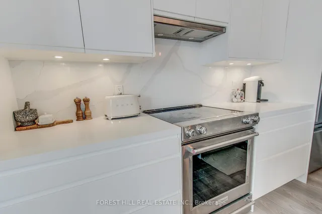 Additional image 16 of 438 King St Unit 1708