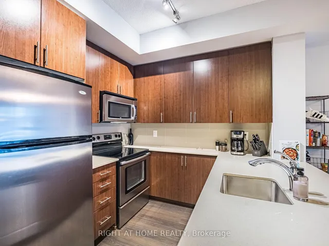 Additional image 9 of 560 Front St Unit 221