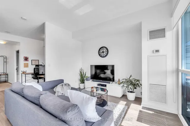 Additional image 21 of 352 Front St Unit 1413